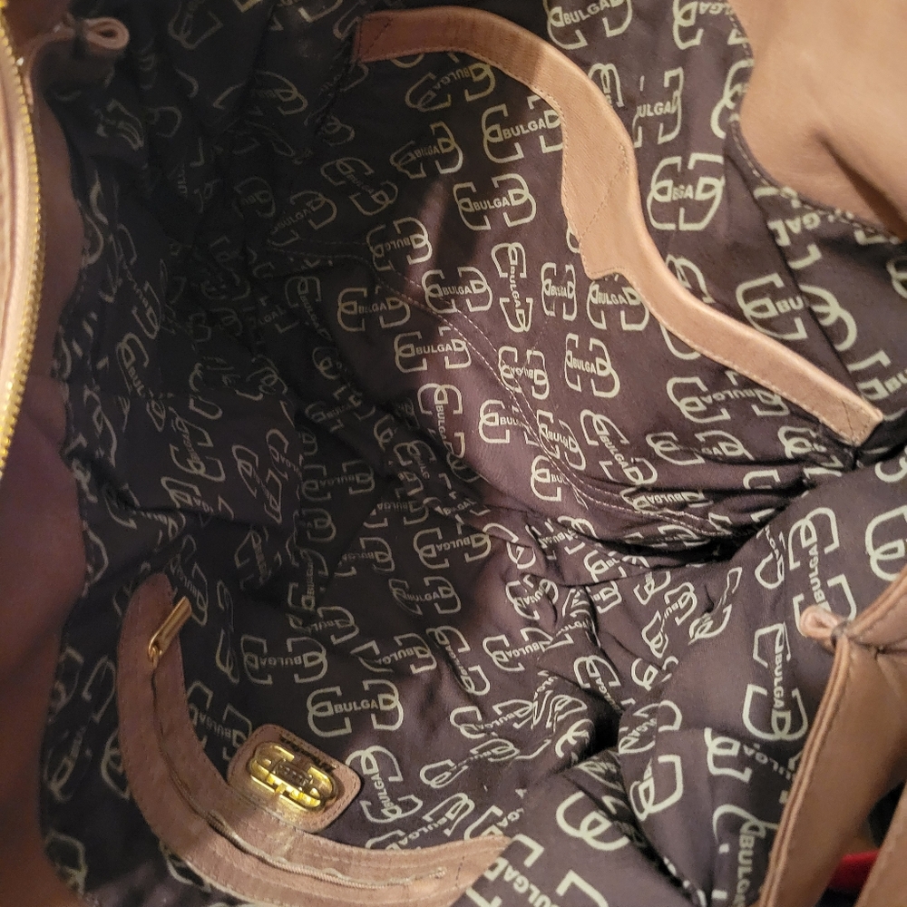 Beautiful Bulga Leather Bag - Picture 10 of 14